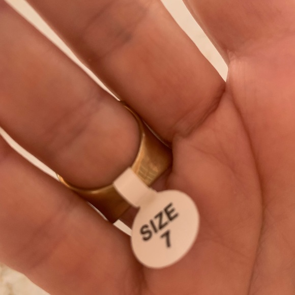 Ring - Picture 4 of 4